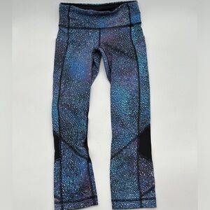 Women Lululemon Pace Rival Crop Strive 23” Black Blue Mermaid Galaxy Size 2